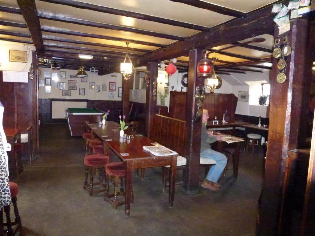Cornish Arms Inn Port Isaac 2 Miles Pendoggett Exterior foto